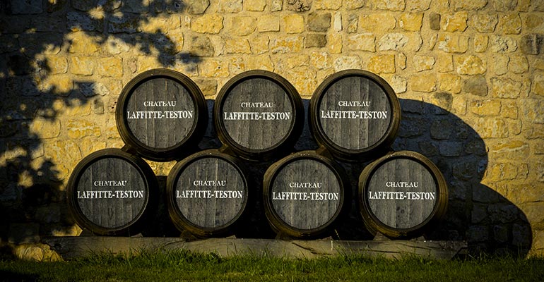 Les vins du Château Laffitte Teston à Madiran sont connus pour leur qualité très régulière et une gamme variée où les cuvées haut de gamme 
représentent 60 % de la production.
